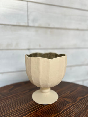 Compote Mallory Cashew Colored Vases, 5.75"x6.5", 6 Pack. Rental Only.